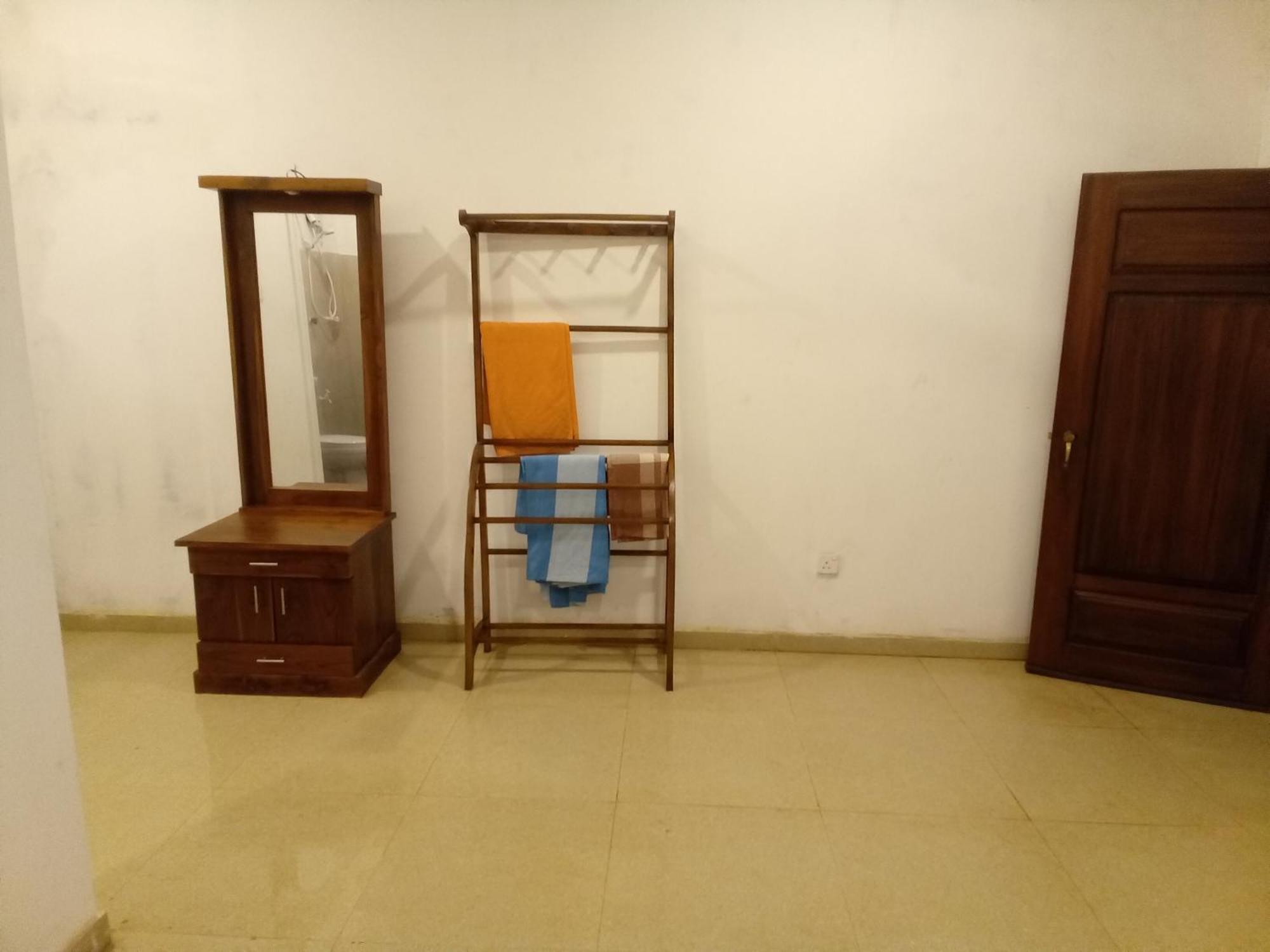 Kusuma'S Lazy Left Hotel Midigama Exterior photo